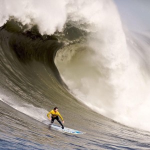 欧洲篮球明星莫泰尤纳斯转会风波，曾与NBA劲旅接触，最终选择续约CBA